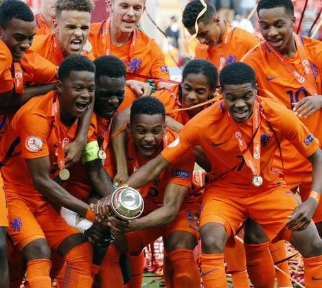 Italy v Netherlands UEFA EURO EM Europameisterschaft Fussball U17 U 17 Championship Final Netherlands celebrate winning the UEFA Euro U17 Championship after the UEFA Euro U17 Championship Final match at the New York Stadium, Rotherham Content Not Available For UK Newspapers Copyright: xSimonxMoorex FIL-11825-0015