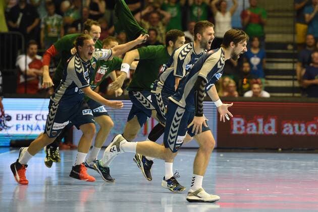 Handball Men EHF Cup Final Four Tournament in Magdeburg Season 2017 18 Final game Foxes Berlin Saint Raphael Var Handball cheering after the final whistle at the Füchse Berlin Mattias Zachrisson No. 21 Foxes Berlin TW Petr Stochl No. 71 Foxes Berlin Bjarki Elisson No. 4 Foxes Berlin Stipe Mandalinic No. 9 Foxes Berlin 6 Fabian Wiede Nr 3 Foxes Berlin 20 05 18 Copyright: xMichaelxHundtx xMatthiasxKochx