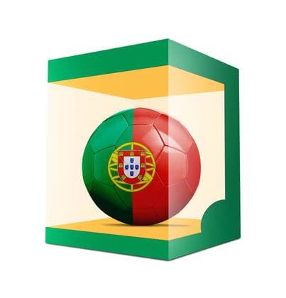 WM 2018, Grafik mit Landesfarben-Fußball der Teilnehmer Soccer balls with team flag from Portugal in transparent box on white background BOMBAERTxPatrick  xBELGAIMAGE-136195021x