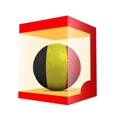 WM 2018, Grafik mit Landesfarben-Fußball der Teilnehmer Soccer balls with team flag from Belgium in transparent box on gray gradient background BOMBAERTxPatrick  xBELGAIMAGE-136195036x