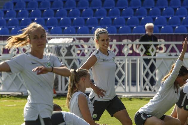 May 23, 2018 - Kiev, Ukraine - FC Wolfsburg players are seen during their rehersal for UEFA Women s Champions League Final at Valeriy Lobanovskyi Stadium in Kyiv, Ukraine, May 23, 2018 Wolfsburg Rehersal Before UWCL 2018 Final  - ZUMAn230 20180523_zaa_n230_826 Copyright: xSergiixKharchenkox