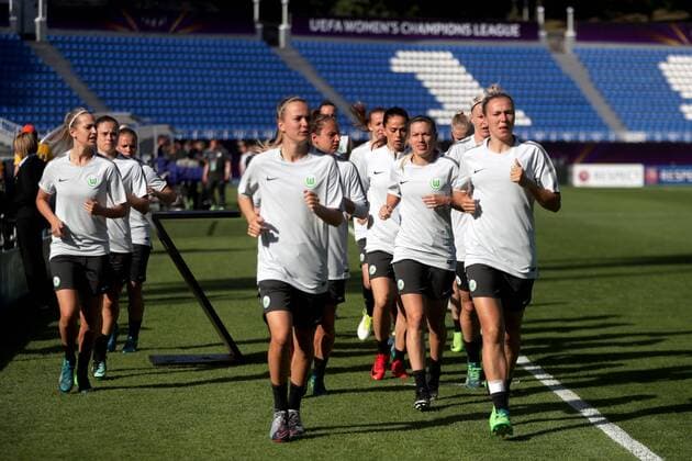 Players of VfL Wolfsburg jog during an open training session ahead of the 2018 UEFA Women s Champions League final against Olympique Lyonnais (Lyon) scheduled to take place at the Valeriy Lobanovskyi Dynamo Stadium on May 24, Kyiv, capital of Ukraine, May 23, 2018. Ukrinform. Wolfsburg s open training session in Kyiv  Copyright: xPavlo_Bagmutx