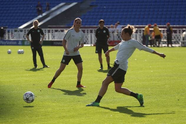 Players of VfL Wolfsburg do exercises during an open training session ahead of the 2018 UEFA Women s Champions League final against Olympique Lyonnais (Lyon) scheduled to take place at the Valeriy Lobanovskyi Dynamo Stadium on May 24, Kyiv, capital of Ukraine, May 23, 2018. Ukrinform. Wolfsburg s open training session in Kyiv  Copyright: xPavlo_Bagmutx