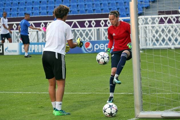 A goalkeeper of Olympique Lyonnais (Lyon) kicks the ball during an open training session ahead of the 2018 UEFA Women s Champions League final against VfL Wolfsburg scheduled to take place at the Valeriy Lobanovskyi Dynamo Stadium on May 24, Kyiv, capital of Ukraine, May 23, 2018. Ukrinform. Lyon warms up before UEFA Women s Champions League final in Kyiv  Copyright: xPavlo_Bagmutx