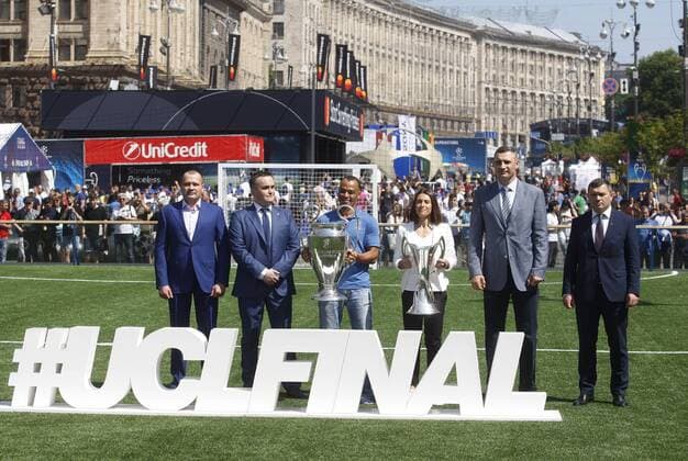 May 24, 2018 - Kiev, Ukraine - CAFU(3-L), former soccer player of Milan and IYA ANDRUSCHAK(3-R), Ukrainian national soccer player and ambassador for the UEFA Women s Champions League final, pose with the UEFA Champions League trophies during the opening ceremony of a Champions Festival in Kiev, Ukraine, on 24 May, 2018. Real Madrid will face Liverpool FC in the UEFA Champions League final at the NSC Olimpiyskiy stadium in Kiev on 26 May 2018. Real Madrid vs Liverpool FC - ZUMAg194 20180524_zap_g194_003 Copyright: xSergxGlovnyx