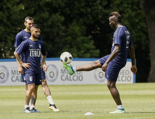 Photo Marco Bucco LaPresse May 24, 2018 Empoli (Italy) Soccer National A retreat In the pic: MArio Balotelli and Lorenzo Insigne Foto Marco Bucco LaPresse 24 05 2018 Coverciano-Firenze (Italia) Sport Calcio Raduno Nazionale A Nella foto:& xa0;Mario Balotelli e Lorenzo Insigne Photo Marco Bucco LaPresse May 24, 2018 Empoli (Italy) Sport Soccer National A retreat In the pic: MArio Balotelli and Lorenzo Insigne  Copyright: xMarcoxBucco LaPressex