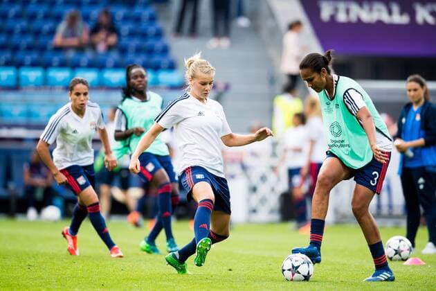 180524 Ada Hegerberg and Wendie Renard of Lyon ahead of the UEFA Womens Champions League final between VfL Wolfsburg and Olympique Lyonnais on May 24, 2018 in Kyiv Photo Vegard Wivestad Cave BILDBYRAN Code VG 170174  Copyright: VEGARDxWIVESTADxGRoTT BB180524BB013