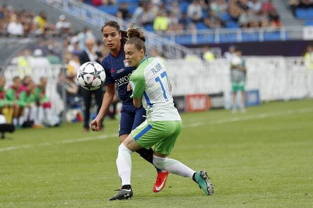 (L-R) Amel Majri of Olympique Lyonnais, Ewa Pajor of VfL Wolfsburg during the UEFA Women s Champions League final match between VfL Wolfsburg women and Olympique Lyonnais women on May 24, 2018 at Valeriy Lobanovskiy Dynamo Stadium in Kyiv, Ukraine UEFA Women s Champions League 2017 2018 xVIxVIxImagesx xMauricexvanxSteenxIVx 11022621