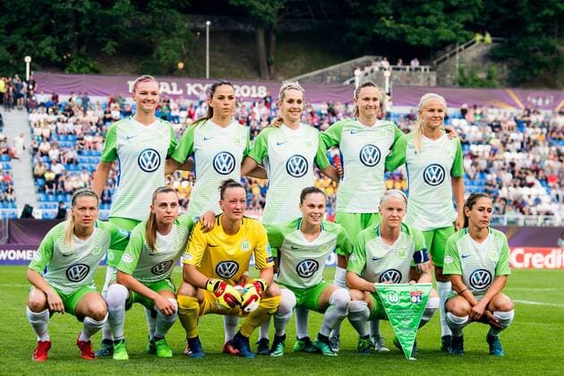 180524 Players of Wolfsburg pose for a team photo ahead of the UEFA Womens Champions League final between VfL Wolfsburg and Olympique Lyonnais on May 24 2018 in Kyiv Photo Vegard Wivestad Cave BILDBYRAN Code VG 170174  Copyright: VEGARDxWIVESTADxGRoTT BB180524BB015