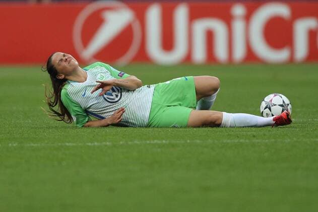 WOMEN SOCCER - UEFA Women CL, Wolfsburg vs Lyon KIEV,UKRAINE,24.MAY.18 - WOMEN SOCCER - UEFA Women Champions League, final, VfL Wolfsburg vs Olympique Lyon. Image shows Sara Bjork Gunnarsdottir (Wolfsberg). Keywords: injury. GEPAxpictures xMaticxKlansek