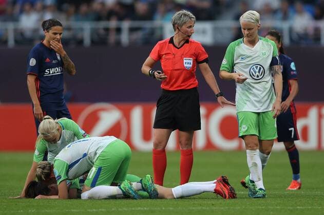 WOMEN SOCCER - UEFA Women CL, Wolfsburg vs Lyon KIEV,UKRAINE,24.MAY.18 - WOMEN SOCCER - UEFA Women Champions League, final, VfL Wolfsburg vs Olympique Lyon. Image shows Sara Bjork Gunnarsdottir (Wolfsberg). Keywords: injury. GEPAxpictures xMaticxKlansek