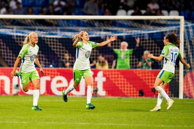 180524 Pernille Harder of Wolfsburg celebrates with teammates after scoring 1 0 during the UEFA Womens Champions League final between VfL Wolfsburg and Olympique Lyonnais on May 24 2018 in Kyiv Photo Vegard Wivestad Grott BILDBYRAN Code VG 170174  Copyright: VEGARDxWIVESTADxGRoTT BB180524BB068