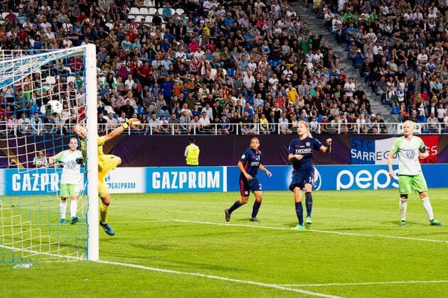 180524 Ada Hegerberg of Lyon scores the 3 1 goal during the UEFA Womens Champions League final between VfL Wolfsburg and Olympique Lyonnais on May 24, 2018 in Kyiv Photo Vegard Wivestad Cave BILDBYRAN Code VG 170174  Copyright: VEGARDxWIVESTADxGRoTT BB180524BB073