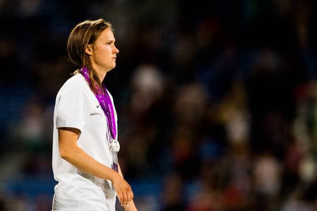 180524 Caroline Graham Hansen or Wolfsburg looks dejected after UEFA Womens Champions League final between VfL Wolfsburg and Olympique Lyonnais on May 24, 2018 in Kyiv Photo Vegard Wivestad Grott BILDBYRAN Code VG 170174  Copyright: VEGARDxWIVESTADxGRoTT BB180524BB096