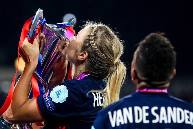 WOMEN SOCCER - UEFA Women CL, Wolfsburg vs Lyon KIEV,UKRAINE,24.MAY.18 - WOMEN SOCCER - UEFA Women Champions League, final, VfL Wolfsburg vs Olympique Lyon. Image shows the rejoicing of AdaÊHegerberg (Lyon). Keywords: trophy. GEPAxpictures xMaticxKlansek