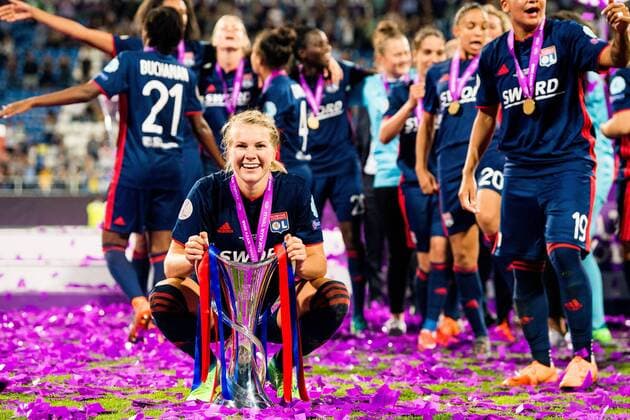 180524 Ada Hegerberg of Lyon celebrates with the trophy after winning the UEFA Womens Champions League final between VfL Wolfsburg and Olympique Lyonnais on May 24, 2018 in Kyiv Photo Vegard Wivestad GREEN PICTURE BENCH N Code VG 170174  Copyright: VEGARDxWIVESTADxGR¯TT BB180524BB099