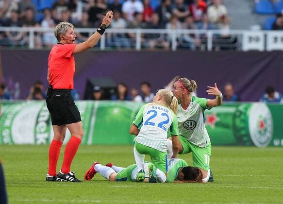 Wolfsburg vs Lyon Final CL Women Kiev Ukraine 24 05 2018 FOOTBALL VfL Wolfsburg vs Olympique Lyon Final UEFA Womens Champions League Season 2017 18 Image shows Sara Björk Gunnarsdottir VfL Wolfsburg is injured on the ground Kiev