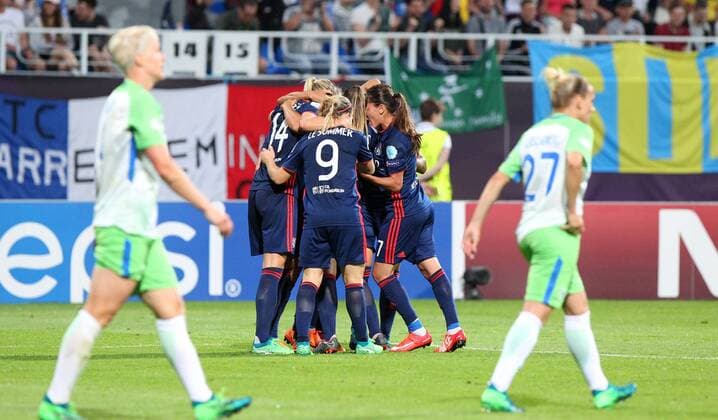 Wolfsburg vs Lyon Final CL Women Kiev Ukraine 24 05 2018 FOOTBALL VfL Wolfsburg vs. Olympique Lyon Final UEFA Womens Champions League Season 2017 18 Image shows Eugenie Le Sommer Olympique Lyon cheers with the team for their goal to 1 2 Kiev