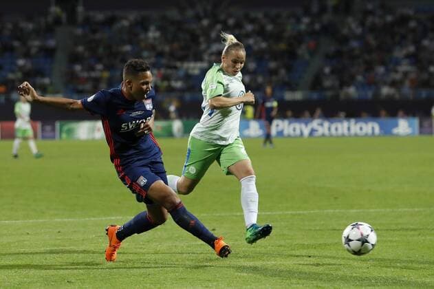 (L-R) Shanice van de Sanden of Olympique Lyonnais, Isabel Kerschowski of VfL Wolfsburg during the UEFA Women s Champions League final match between VfL Wolfsburg women and Olympique Lyonnais women on May 24, 2018 at Valeriy Lobanovskiy Dynamo Stadium in Kyiv, Ukraine UEFA Women s Champions League 2017 2018 xVIxVIxImagesx xMauricexvanxSteenxIVx 11025044