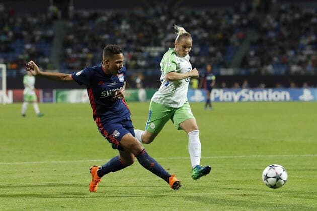 (L-R) Shanice van de Sanden of Olympique Lyonnais, Isabel Kerschowski of VfL Wolfsburg during the UEFA Women s Champions League final match between VfL Wolfsburg women and Olympique Lyonnais women on May 24, 2018 at Valeriy Lobanovskiy Dynamo Stadium in Kyiv, Ukraine UEFA Women s Champions League 2017 2018 xVIxVIxImagesx xMauricexvanxSteenxIVx 11025131