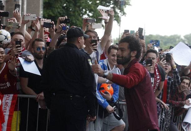 May 24, 2018 - Kiev, Ukraine - Liverpool s MOHAMED SALAH as the team arrive at the team s hotel in Kiev, Ukraine, on 24 May, 2018. Real Madrid will face Liverpool FC in the UEFA Champions League final at the NSC Olimpiyskiy stadium in Kiev on 26 May 2018. Real Madrid vs Liverpool FC - ZUMAg194 20180524_zap_g194_035 Copyright: xSergxGlovnyx
