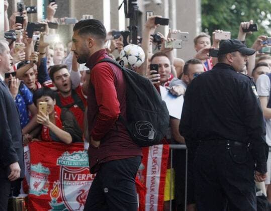 May 24, 2018 - Kiev, Ukraine - Liverpool s EMRE CAN as the team arrive at the team s hotel in Kiev, Ukraine, on 24 May, 2018. Real Madrid will face Liverpool FC in the UEFA Champions League final at the NSC Olimpiyskiy stadium in Kiev on 26 May 2018 Real Madrid vs Liverpool FC - ZUMAg194 20180524_zap_g194_051 Copyright: xSergxGlovnyx