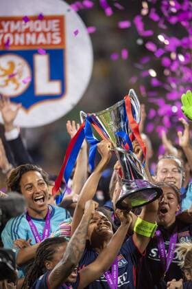 Wendie Renard of Lyon lift the trophy during the UEFA Women s Champions League Final match between VfL Wolfsburg 1-4 Olympique Lyon at Valeriy Lobanovskyi Dynamo Stadium in Kiev, Ukraine, on May 24, 2018. Noxthirdxpartyxsales  (78857207)
