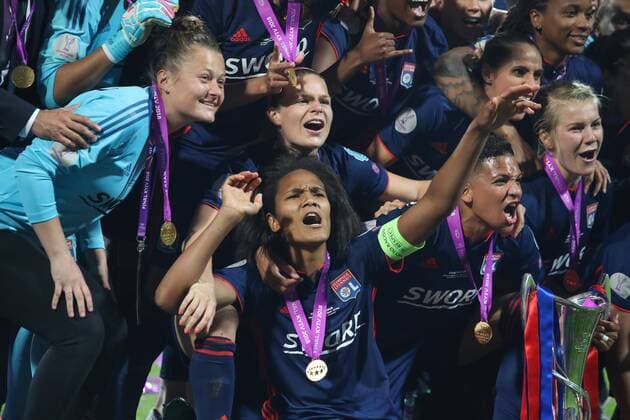 May 24, 2018 - Kiev, Ukraine - The players of Lyon celebrate after the UEFA Women s Champions League final match between VfL Wolfsburg and Olympique Lyonnais on May 24, 2018 in Kiev, Ukraine. VfL Wolfsburg v Olympique Lyonnais - UEFA Womens Champions League Final  - ZUMAn230 20180524_zaa_n230_1360 Copyright: xAhmadxMorax