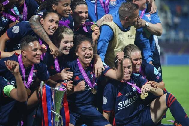 May 24, 2018 - Kiev, Ukraine - The players of Lyon celebrate after the UEFA Women s Champions League final match between VfL Wolfsburg and Olympique Lyonnais on May 24, 2018 in Kiev, Ukraine. VfL Wolfsburg v Olympique Lyonnais - UEFA Womens Champions League Final  - ZUMAn230 20180524_zaa_n230_1345 Copyright: xAhmadxMorax