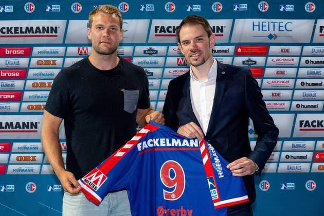 25 05 2018 Handball 1 Bundesliga Season 2017 2018 HC Erlangen HCE Press Conference Press Conference Media Date Presentation New Entry Petter Overby ThHa Petter Overby 9 HC Erlangen HCE and Rene Selke Managing Director HC Erlangen HCE