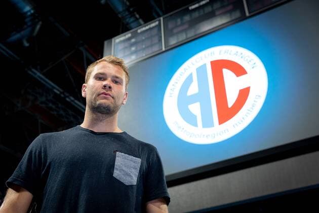 25 05 2018 Handball 1 Bundesliga Season 2017 2018 HC Erlangen HCE Press Conference Press Conference Media Date Presentation New Entry Petter Overby ThHa Petter Overby 9 HC Erlangen HCE ahead of HC Erlangen Logo