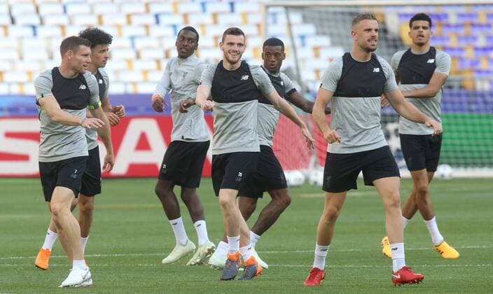 (180526) -- KIEV, May 26, 2018 -- Players of Liverpool attend a training session before the UEFA Champions League final match between Liverpool and Real Madrid at the Olympic Stadium in Kiev, Ukraine, May 25, 2018. ) (SP)UKRAINE-KIEV-CHAMPIONS LEAGUE-TRAINING Sergey 