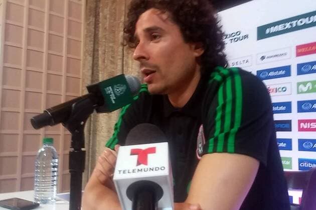 WM 2018, Pressekonferenz Nationalteam Mexiko May 25, 2018 - EUM20180525DEP08.JPG.CALIFORNIA, EU. SoccerFutbol-Seleccion Mexicana.- 25 de mayo de 2018. Guillermo Ochoa, seleccionado mexicano atiende a medios en conferencia de prensa previo a su encuentro con Gales, como parte de la preparacion para el Mundial de Rusia 2018. Foto: Agencia EL UNIVERSALDaniel BlumrosenMAVC Latin News: May 25, 2018  - ZUMAu78_ 20180525_zaf_u78_530 Copyright: xElxUniversalx