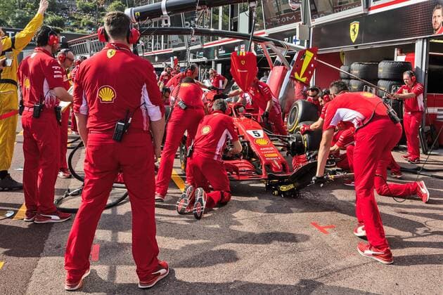 Hustle in the Ferrari Box with Sebastian Vettel Grand Prix of Monaco 2018 Race Motorsport Formula 1 26 05 2018 Grand Prix of Monaco 2018 Race Motorsport Formula 1 26 05 2018 Monte Carlo Copyright: xIllman Eibner-Pressefotox EP_Illmann