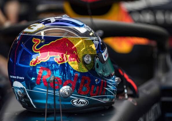 Helmet by Daniel Ricciardo Aston Martin Red Bull Racing Grand Prix of Monaco 2018 Race Motorsport Formula 1 26 05 2018 Grand Prix of Monaco 2018 Race Motorsport Formula 1 26 05 2018 Monte Carlo Copyright: xIllman Eibner-Pressefotox EP_Illmann