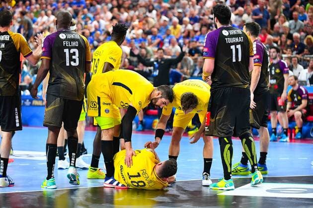 2018.05.26 Kolonia Pilka reczna Velux EHF FINAL4 Champions League Liga Mistrzow polfinal HBC Nantes - Paris Saint-Germain Handball N Z faul Nedim Remili Foto Pawel Andrachiewicz PressFocus 2018.05.26 Cologne Handball Velux EHF FINAL4 Champions League semifinal HBC Nantes - Paris Saint-Germain Handball faul Nedim Remili Photo Pawel Andrachiewicz PressFocus NEWSPIX.PL --- Newspix.pl  20180526_PF_PA072