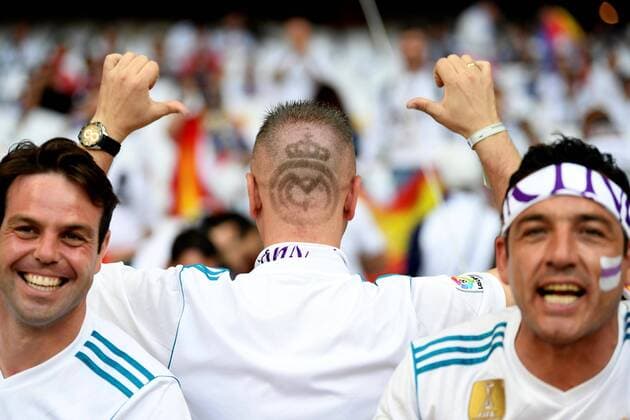 Themen der Woche - SPORT KW21 Bilder des Tages - SPORT Real Madrid fans pose as they arrive for the UEFA Champions League final between Real Madrid and Liverpool FC at the NSC Olimpiyskiy stadium in Kiev, Ukraine, 26 May 2018. UCL Final 2018 - Real Madrid vs Liverpool FC !ACHTUNG: NUR REDAKTIONELLE NUTZUNG!  Copyright: xMykolaxTysx RML01 20180526-636629608734840194
