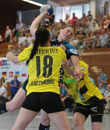 26 05 2018 Germany Bietigheim Handball Bundesliga Women 26 Gameday League Season 2017 2018 SG BBM Bietigheim v Borussia Dortmund v Johanna Stockschläder BVB Anna Loerper BBM Nadja Mansson BVB