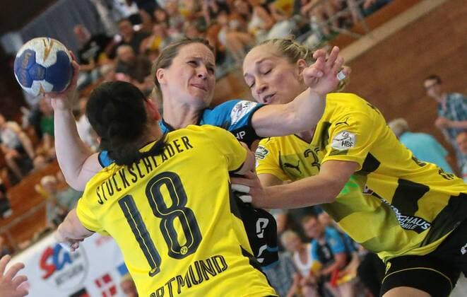 26 05 2018 Germany Bietigheim Handball Bundesliga Women 26 Gameday League Season 2017 2018 SG BBM Bietigheim v Borussia Dortmund v Johanna Stockschläder BVB Anna Loerper BBM Nadja Mansson BVB