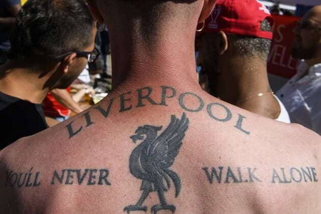 Themen der Woche - SPORT KW21 Bilder des Tages - SPORT May 26, 2018 - Kiev, Ukraine - Liverpool fans gather in Maidan Square, Kiev, Ukraine, prior to the UEFA Champions League Final between Real Madrid and Liverpool at NSC Olimpiyskiy Stadium on May 26, 2018 in Kiev, Ukraine. Real Madrid v Liverpool - UEFA Champions League Final Previews  - ZUMAn230 20180526_zaa_n230_785 Copyright: xMaxymxMarusenkox