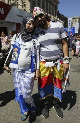 Fußball, CL-Finale, Fans vor dem Spiel May 26, 2018 - Kiev, Ukraine - Real Madrid fans entertain at fan zone downtown Kyiv, Ukraine, May 26, 2018 before the UEFA Champions League Final. Real Madrid v Liverpool - UEFA Champions League Final  - ZUMAn230 20180526_zaa_n230_806 Copyright: xSergiixKharchenkox