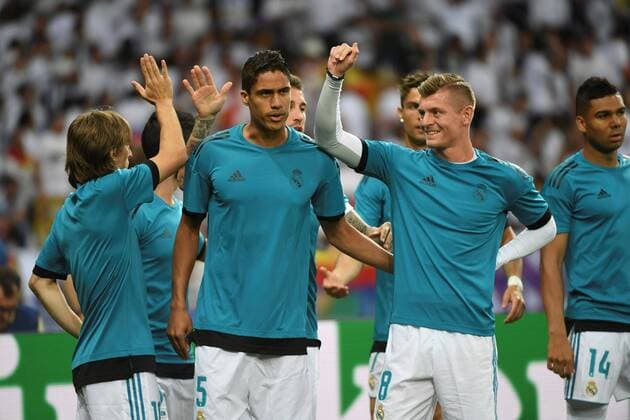 Fußball, CL Finale, Real Madrid macht sich warm Real Madrid s Luka Modric (L), Raphael Varane (2-L), Tony Kroos (2-d), Casemiro (R) during warming up time before the UEFA Champions League final between Real Madrid and Liverpool FC at the NSC Olimpiyskiy stadium in Kiev, Ukraine, 26 May 2018. UCL Final 2018 - Real Madrid vs Liverpool FC !ACHTUNG: NUR REDAKTIONELLE NUTZUNG!  Copyright: xMykolaxTysx RML01 20180526-636629636328552200