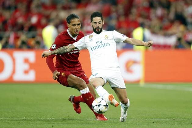 Fußball, CL Finale, Real Madrid - FC Liverpool (L-R) Virgil van Dijk of Liverpool FC, Isco of Real Madrid during the UEFA Champions League final between Real Madrid and Liverpool on May 26, 2018 at NSC Olimpiyskiy Stadium in Kyiv, Ukraine UEFA Champions League 2017 2018 xVIxVIxImagesx xMauricexvanxSteenxIVx 11042389