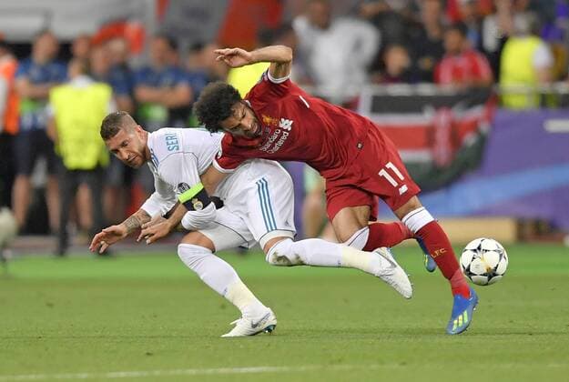 Themen der Woche - SPORT KW21 Bilder des Tages - SPORT Fußball, CL Finale, Real Madrid - FC Liverpool 26.05.2018, Fussball UEFA Championsleague Finale 2018, Real Madrid - FC Liverpool, im Olympiastadion Kiew (Ukraine). v.l. Sergio Ramos (Real Madrid) gegen Mohamed Salah (FC Liverpool) *** 26 05 2018 Football UEFA Champions League Final 2018 Real Madrid FC Liverpool at the Olympic Stadium Kiev Ukraine v l Sergio Ramos Real Madrid against Mohamed Salah Liverpool FC