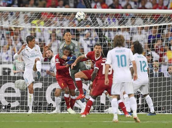 26 05 2018 Football UEFA Champions League Final 2018 Real Madrid FC Liverpool at the Olympic Stadium Kiev Ukraine Goalkeeper Keylor Navas and Real Madrid are ahead of Georginio Wijnaldum with FC Liverpool and Nacho Fernandez with Real Madrid