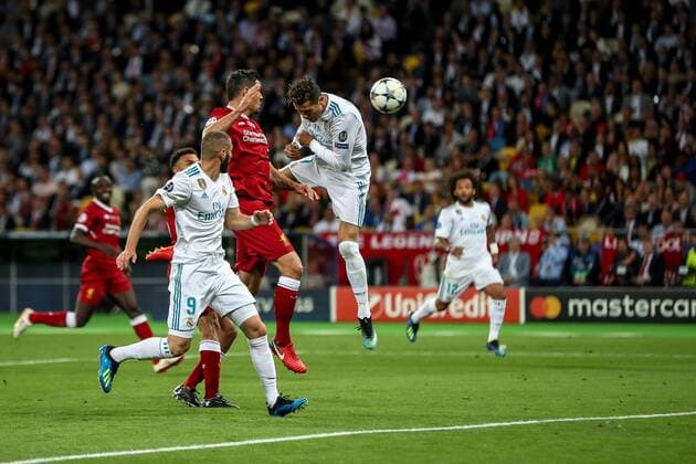 FuÃŸball, CL Finale, Real Madrid - FC Liverpool 26th May 2018, Kiev Olympic Stadium, Kiev, Ukraine; UEFA Champions League Final, Real Madrid versus Liverpool; Cristiano Ronaldo of Real Madrid gets a header on goal  ActionPlus12029183 StevexFeeney
