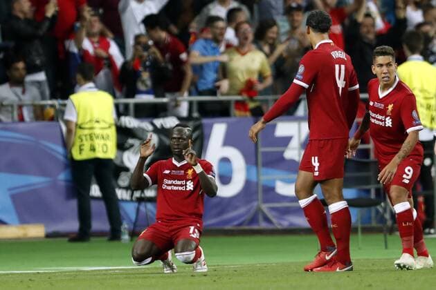 Fußball, CL Finale, Real Madrid - FC Liverpool (L-R) Sadio Mane of Liverpool FC, Virgil van Dijk of Liverpool FC, Roberto Firmino of Liverpool FC during the UEFA Champions League final between Real Madrid and Liverpool on May 26, 2018 at NSC Olimpiyskiy Stadium in Kyiv, Ukraine UEFA Champions League 2017 2018 xVIxVIxImagesx xMauricexvanxSteenxIVx 11043128
