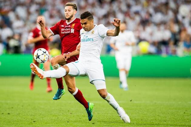 180526 Adam Lallana or Liverpool and Casemiro or Real Madrid during the UEFA Champions League final between Real Madrid and Liverpool on May 26, 2018 in Kyiv Photo Vegard Wivestad Grott BILDBYRAN Code VG 170178  Copyright: VEGARDxWIVESTADxGRoTT BB180526ZJ016
