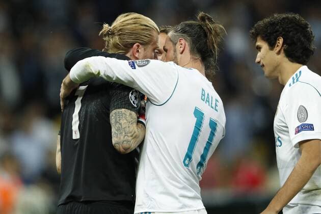 Bilder des Tages - SPORT Fußball, CL Finale, Real Madrid - FC Liverpool (L-R) goalkeeper Loris Karius of Liverpool FC, Gareth Bale of Real Madrid during the UEFA Champions League final between Real Madrid and Liverpool on May 26, 2018 at NSC Olimpiyskiy Stadium in Kyiv, Ukraine UEFA Champions League 2017 2018 xVIxVIxImagesx xMauricexvanxSteenxIVx 11043677