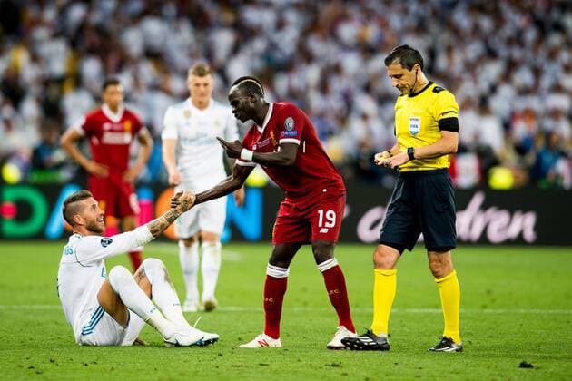 180526 Sergio Ramos or Real Madrid and Sadio Mane or Liverpool during the UEFA Champions League final between Real Madrid and Liverpool on May 26, 2018 in Kyiv Photo Vegard Wivestad Grott BILDBYRAN Code VG 170178  Copyright: VEGARDxWIVESTADxGRoTT BB180526ZC035